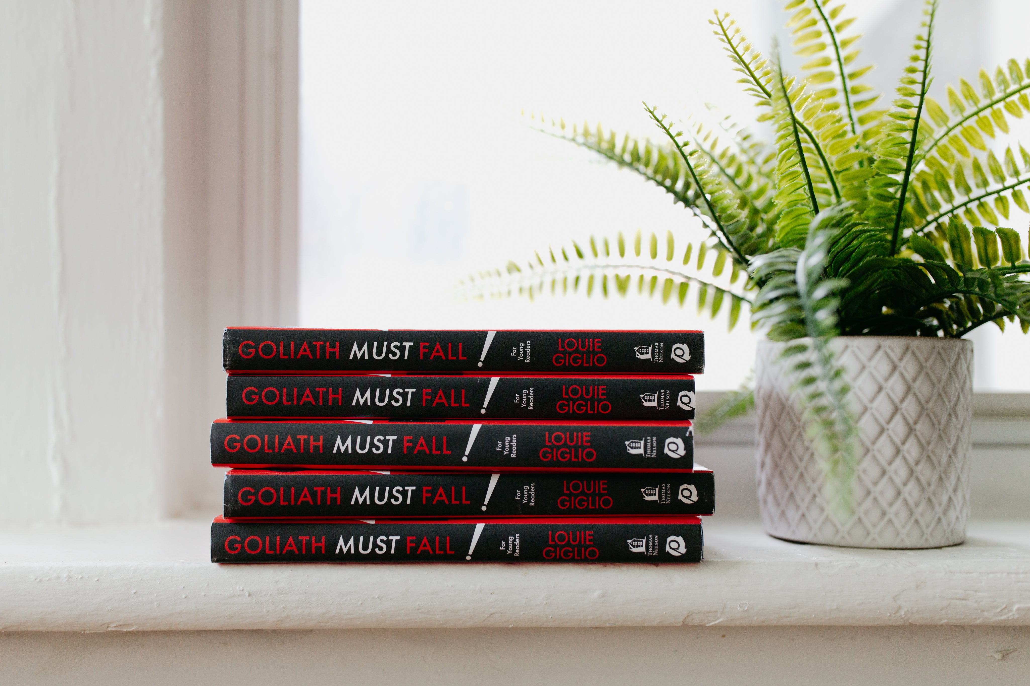 Goliath Must Fall For Young Readers - Louie Giglio - passion resources